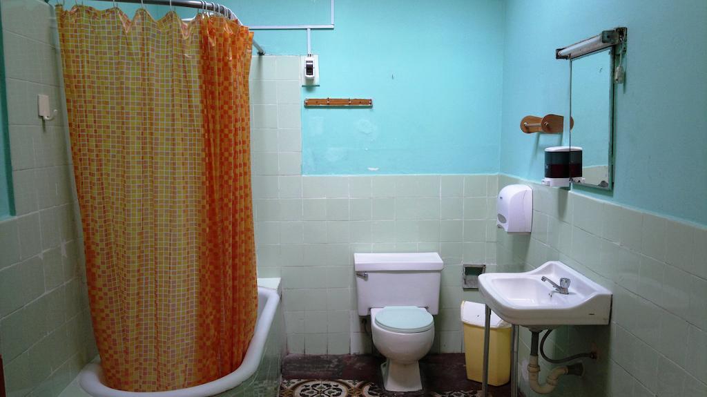 Bed and Breakfast Friends House Ліма Номер фото